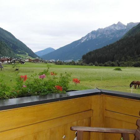 Luenerhof Pension Neustift im Stubaital Kamer foto